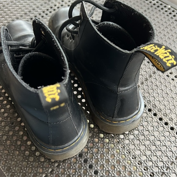 Dr Martens Boots size 8 - Picture 4 of 7